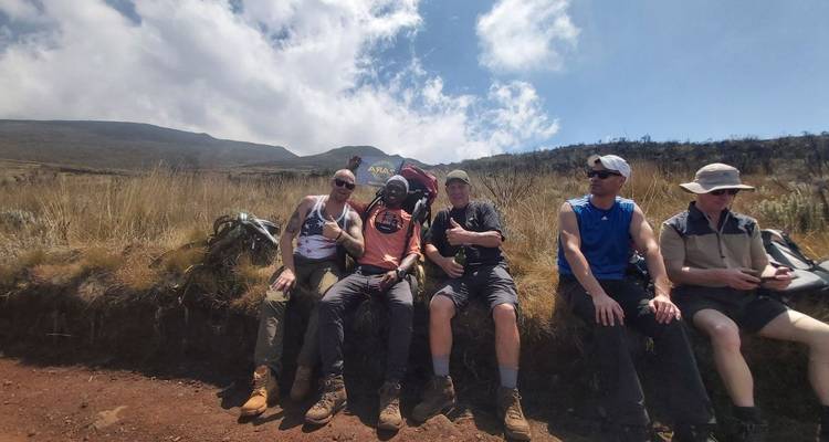 Kilimanjaro ruta Marangu 5 días *todo el transporte y alojamiento antes y después del excursionismo incluidos* - Zara Tours (Zara Tanzania Adventures) 8