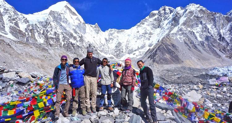 Circuito corto al campamento base del Everest - Himalayan Glacier Adventure and Travel Company 4