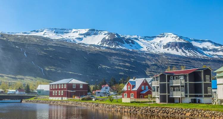 Circumnavigation de l'Islande (Outremer) - Intrepid Travel 1