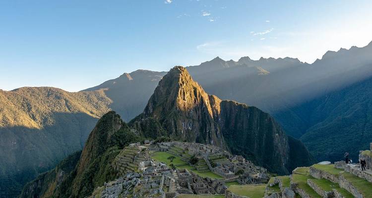 Machu Picchu a la luz de la madrugada.