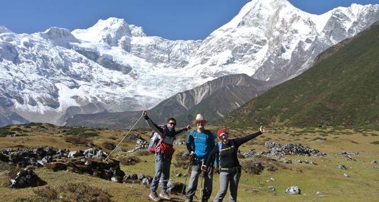 Itinerario de excursionismo de 13 días al circuito de Manaslu por el valle de Tsum y Larkya La - Nepal Hiking Pvt. Ltd. 2