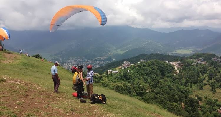 25 - 30 minutes de vol en parapente à partir de Sarangkot, Pokhara - Nepal Hiking Pvt. Ltd. 3