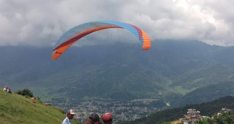 25 - 30 minutes de vol en parapente à partir de Sarangkot, Pokhara - Nepal Hiking Pvt. Ltd. 10