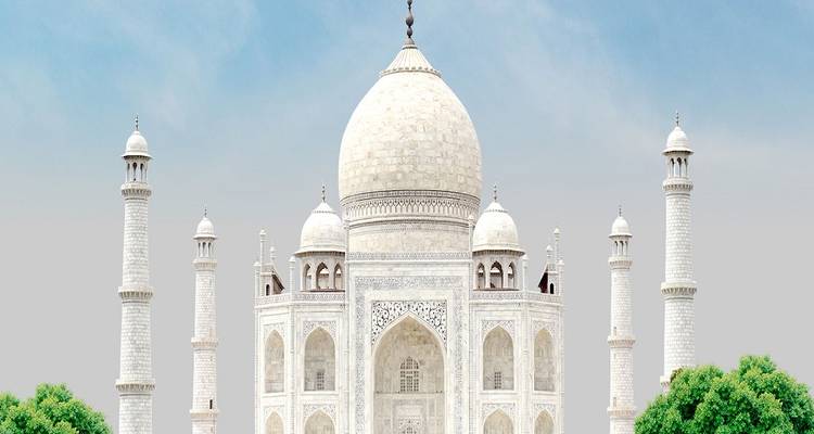 Mausolée emblématique en marbre blanc avec ciel bleu.