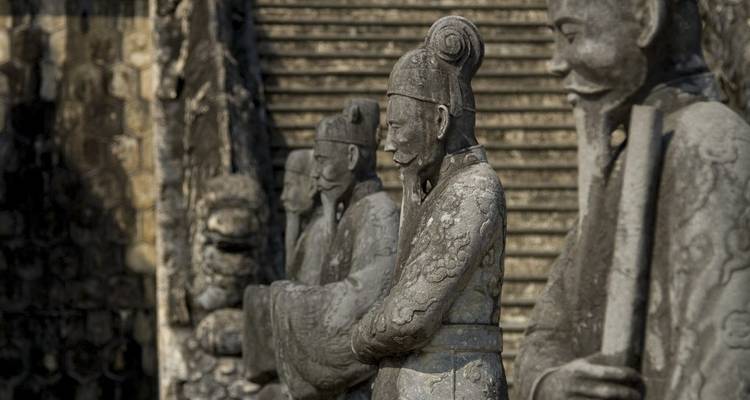7 Days Epic Journeys Through Central Vietnam - Hoi An Express 9