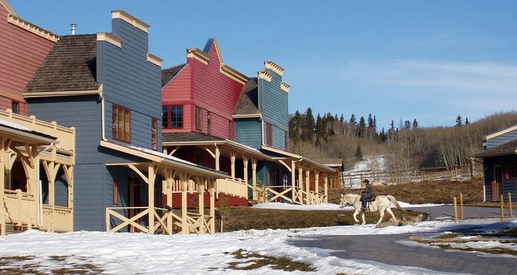Grandes complejos turísticos de las Rocosas canadienses con la Estampida de Calgary - Globus 2