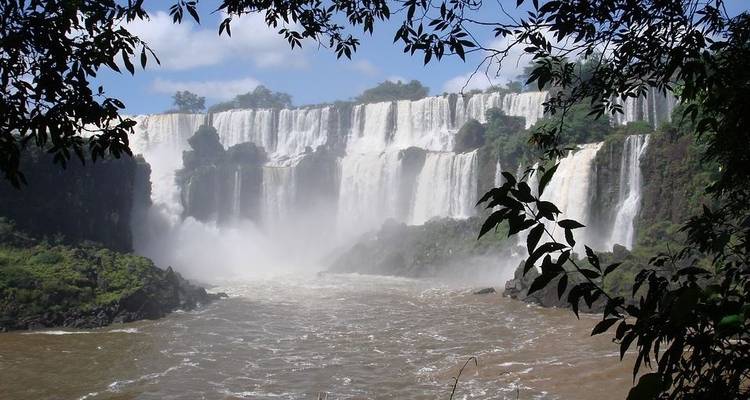 Brasil, Argentina y Chile al descubierto con la Amazonía brasileña y la Isla de Pascua - Cosmos 1