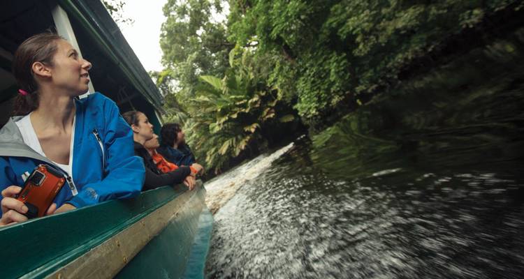 Viajes: Descubre Costa Rica Viajes de National Geographic - National Geographic Journeys with G Adventures 2