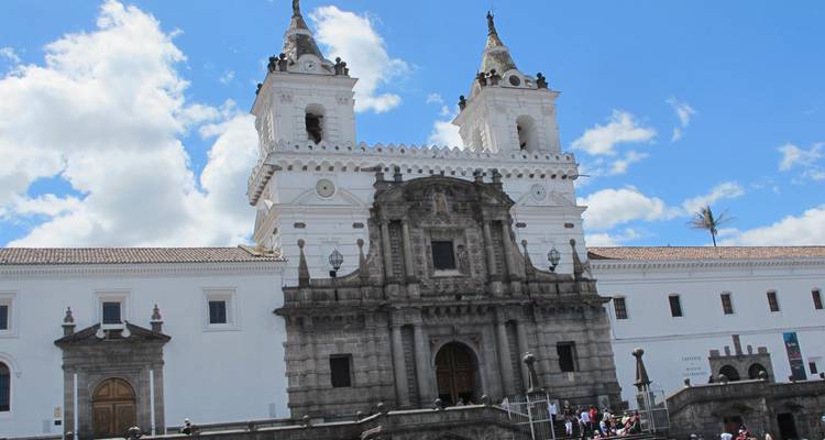 Circuito por la ciudad colonial y la Línea del Ecuador - Adventure Journeys 8