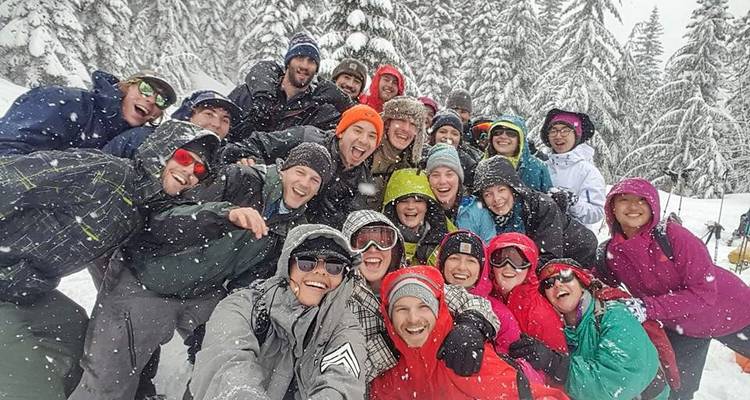 Cours de premiers secours en milieu sauvage - WFA et de leadership en plein air dans les Cascade Mountains de Washington - GIVE Volunteers 2