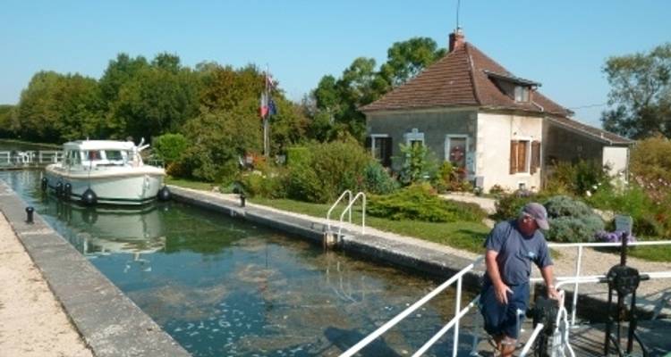 Sites remarquables et grands vins lors d'une croisière en Bourgogne et dans la vallée du Doubs (croisière port à port) - CroisiEurope River Cruises 4