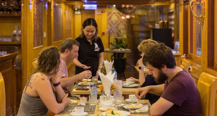 Encantos de Indochina con la escapada a la playa Tailandesa de 16 días - Legend Travel Group 4