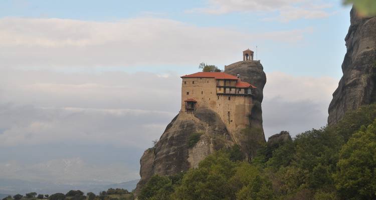Hiking in magnificent Meteora - Greek Adventure 2