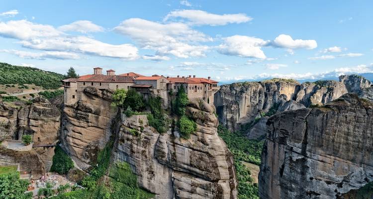 Hiking in magnificent Meteora - Greek Adventure 3