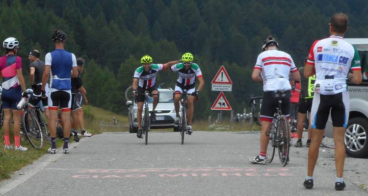 grandes Alpes - circuito de lujo en bicicleta para grupos pequeños - Road Bike Tours Italy 7