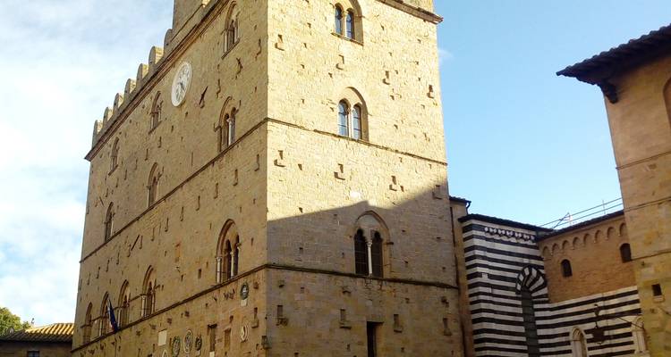 Tuscany Hills and Sea-Luxury Cycling Tour - Road Bike Tours Italy 8