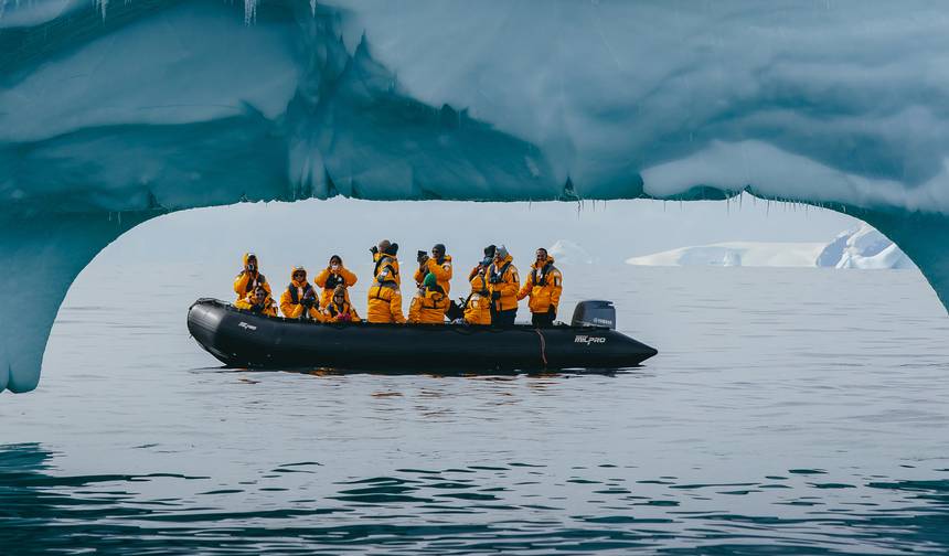 Epicka Antarktyda: Falklandy, Georgia Południowa i Przekroczenie Kręgu Polarnego Antarktycznego przez Buenos Aires, Obsługiwane przez Quark — 1