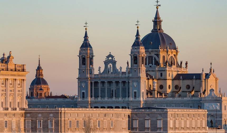 Grandiosidade Europeia (Clássico, Início em Paris, Fim em Londres) — 1