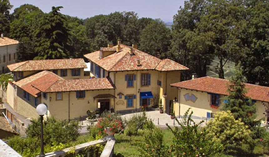 Ciclismo Gastronômico Autoguiado em Barolo de E-Bike — 1