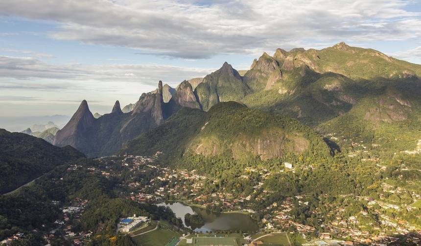 Vale dos Deuses - Trekking no Parque dos Três Picos — 1