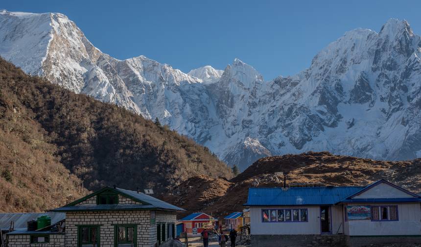 Trekking w Dolinie Tsum - 13 dni — 1