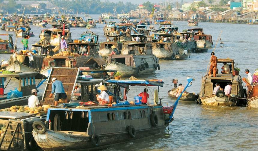 Family Discover Vietnam — 1