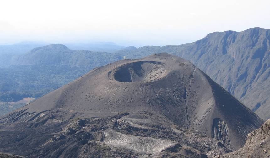 Excursão de Trekking de 4 Dias ao Monte Meru + 2 noites de hotel — 1