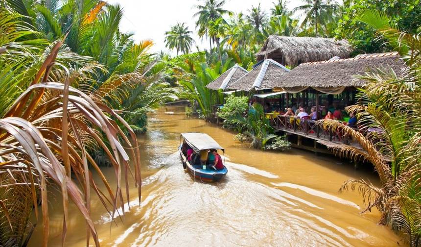 ベトナムとラオスを巡るSaigon、Hoi An、Halong、Hanoi、Luang Prabang、Vientianeツアー — 1