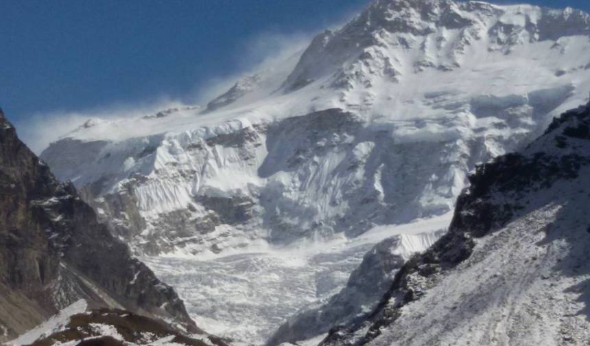 Trekking pelo Circuito do Acampamento Base Sul de Kanchenjunga - 17 Dias — 1