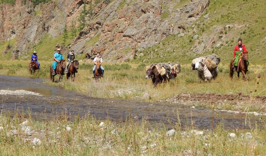 Tour pelo Gobi e a cavalo — 1