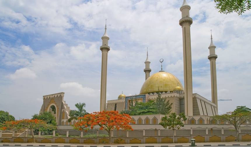 نقدم لكم نيجيريا - 6 أيام — 1