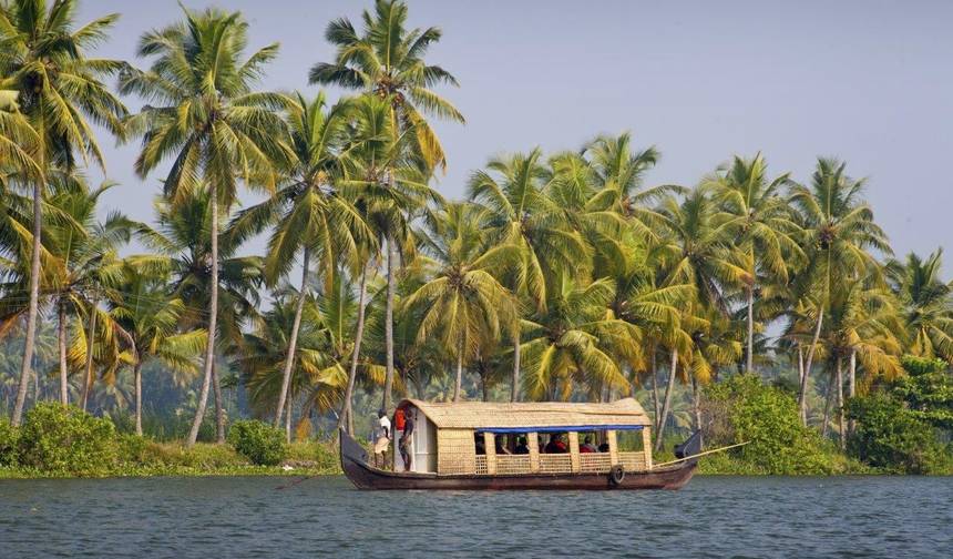 Triângulo Dourado com Kerala, Supereconômico — 1