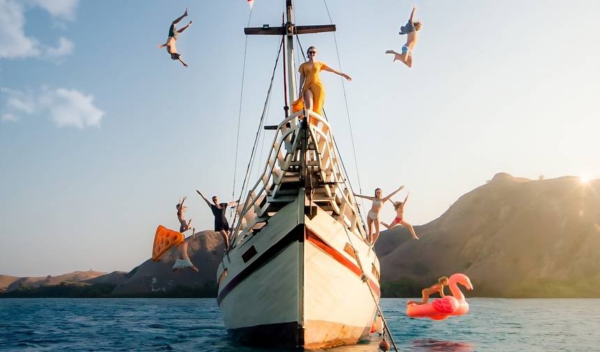 3 Dias de Navegação na Ilha de Komodo LOB — 1