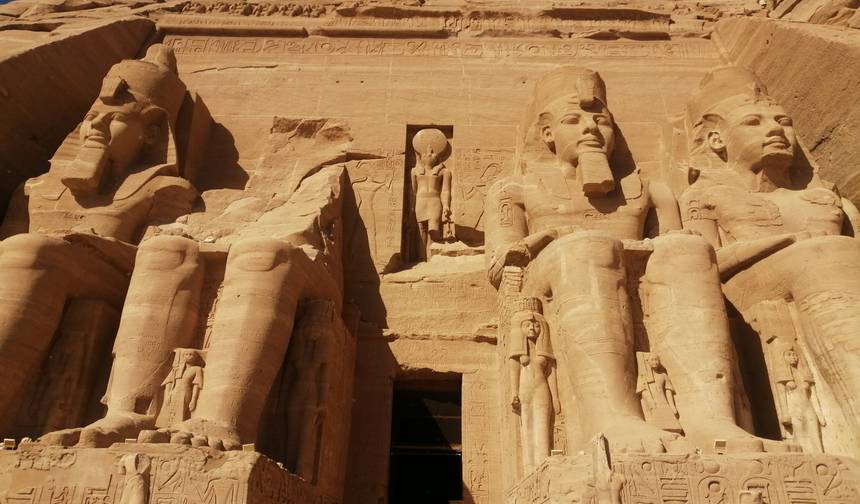 古代エジプト周遊：ルクソール、エドフ、コムオンボ、アスワン、アブシンベルを巡る4日間 — 1