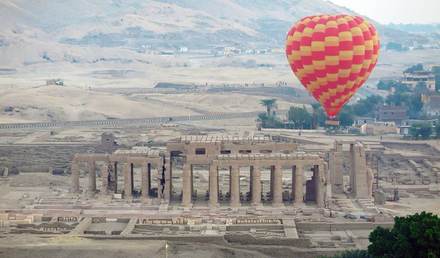 Hot Air Balloons Ride In Luxor — 1