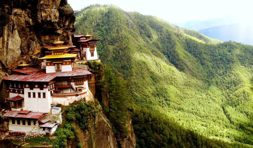 雷龍の国ブータンを巡る3泊4日の旅 — 1