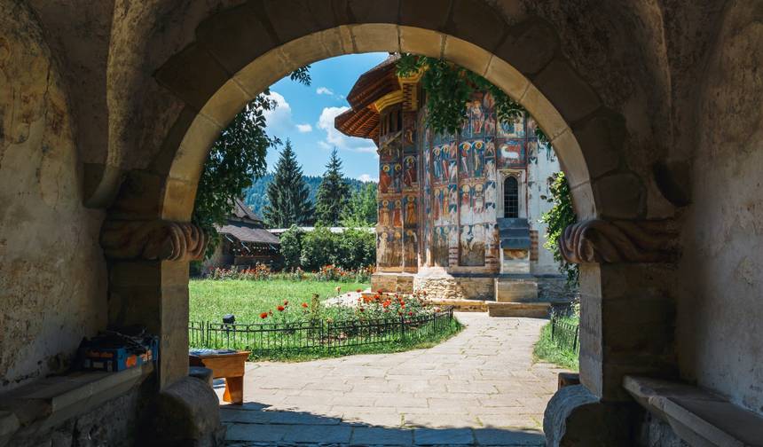 Excursão privada de dois dias à Bucovina e aos Mosteiros Pintados da UNESCO a partir de Cluj-Napoca — 1