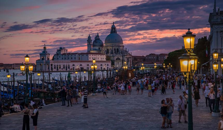 Rodzinna podróż po Włoszech: z Wenecji do Rzymu National Geographic — 1
