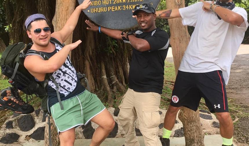 A Melhor Rota Marangu de 6 Dias - Suba a Trilha Mais Confortável do Monte Kilimanjaro — 1