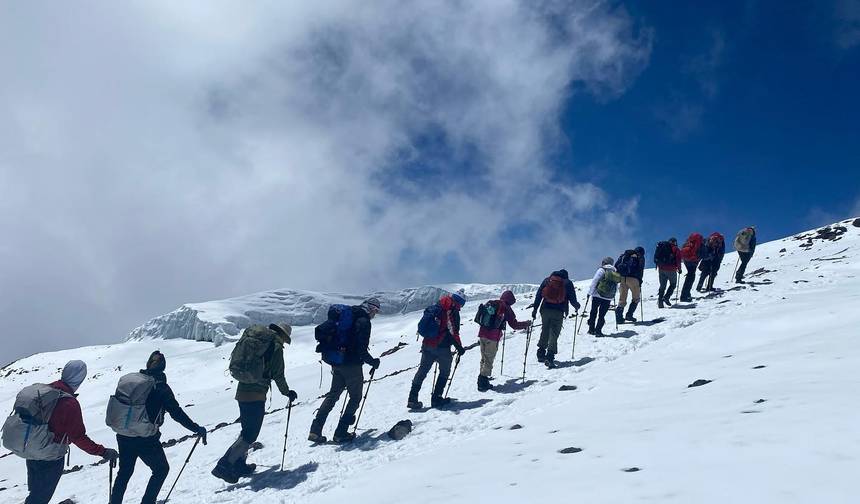 Subida ao Kilimanjaro Rota Umbwe 6 dias — 1