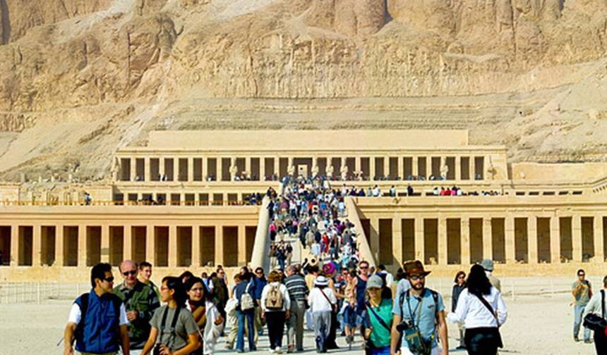 رحلة لمدة 18 يومًا إلى القاهرة والإسكندرية ونيل كروز بالطيران (زيارة متحف GEM) — 1