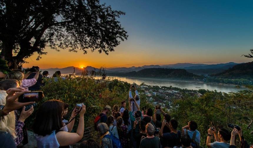 Melhor Tour Familiar em Luang Prabang para a Cachoeira Kuangsi e a Caverna Pak Ou — 1