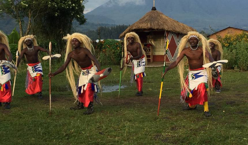 Safari de Gorilas e Genocídio em Ruanda — 1