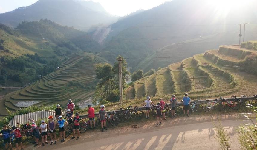 Ciclismo do Vietnã ao Laos — 1