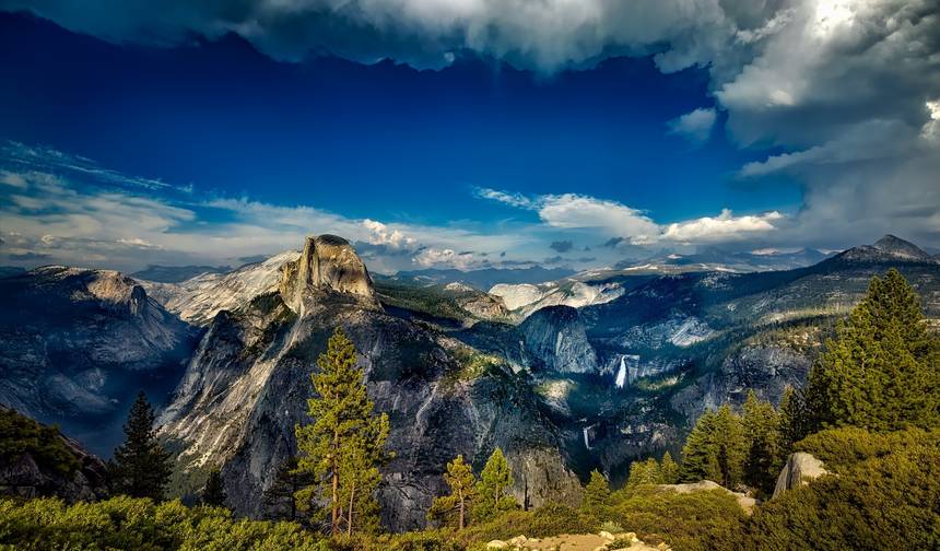 رحلات المشي لمسافات طويلة في Sequoia وKings Canyon وYosemite — 1
