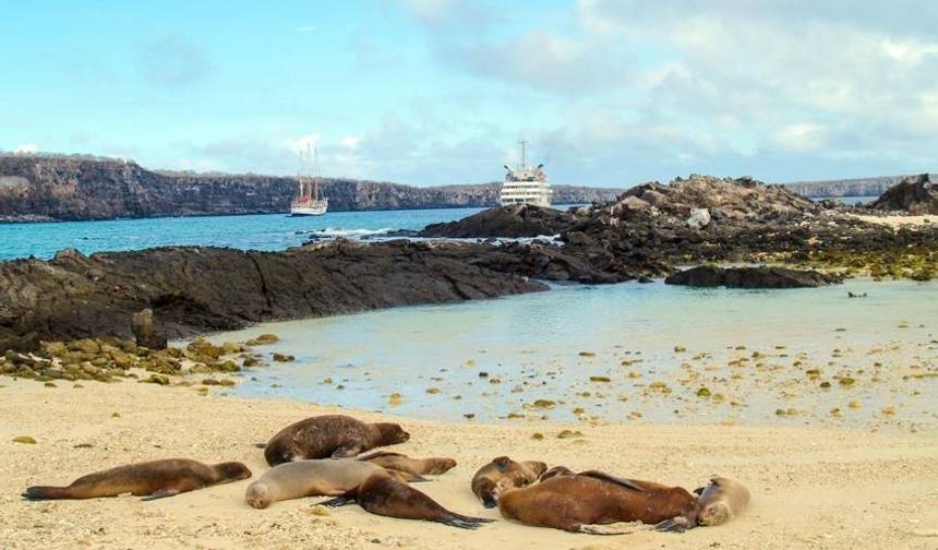 Galapagos Island Hopping Adventure 7D/6N — 1