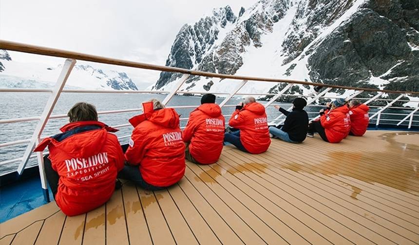 Antarctic Wildlife Adventure (21 Days) — 1
