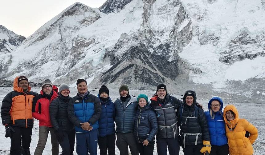 Caminhada ao Acampamento Base do Everest – 14 Dias | Aventura Guiada em Pequeno Grupo — 1