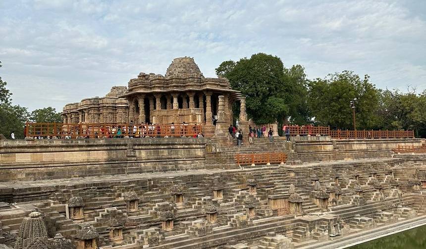 Ahmedabad Heritage Explorer: Discovering the City's Rich Past in a Day — 1