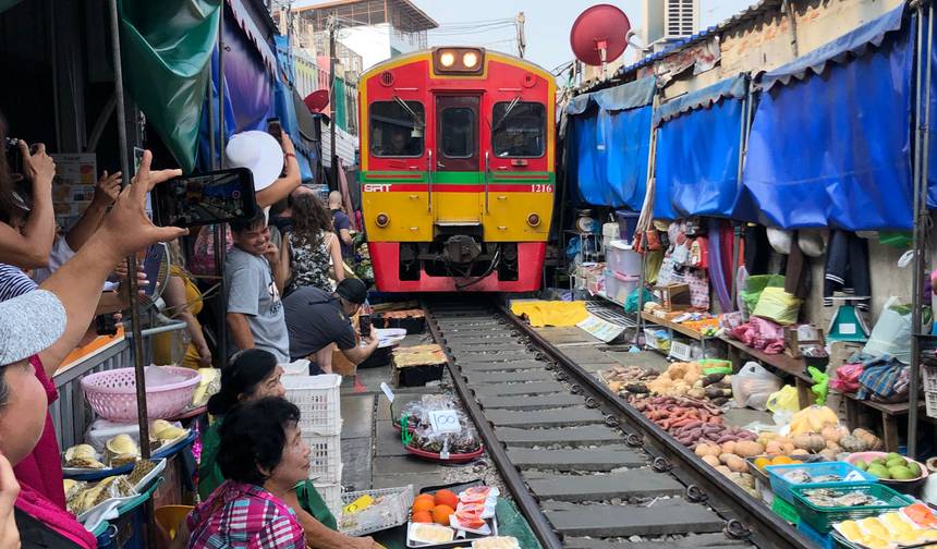 Small Group: Damnoen Floating market & Train market — 1